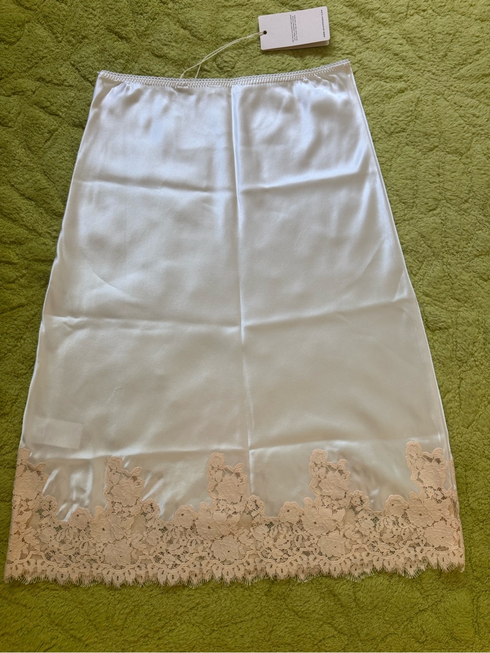 Doen Elowette lace-trimmed silk-satin midi Skirt - Picture 2 of 4